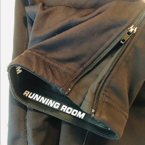 Running Room size medium pants - Picture 2 of 7